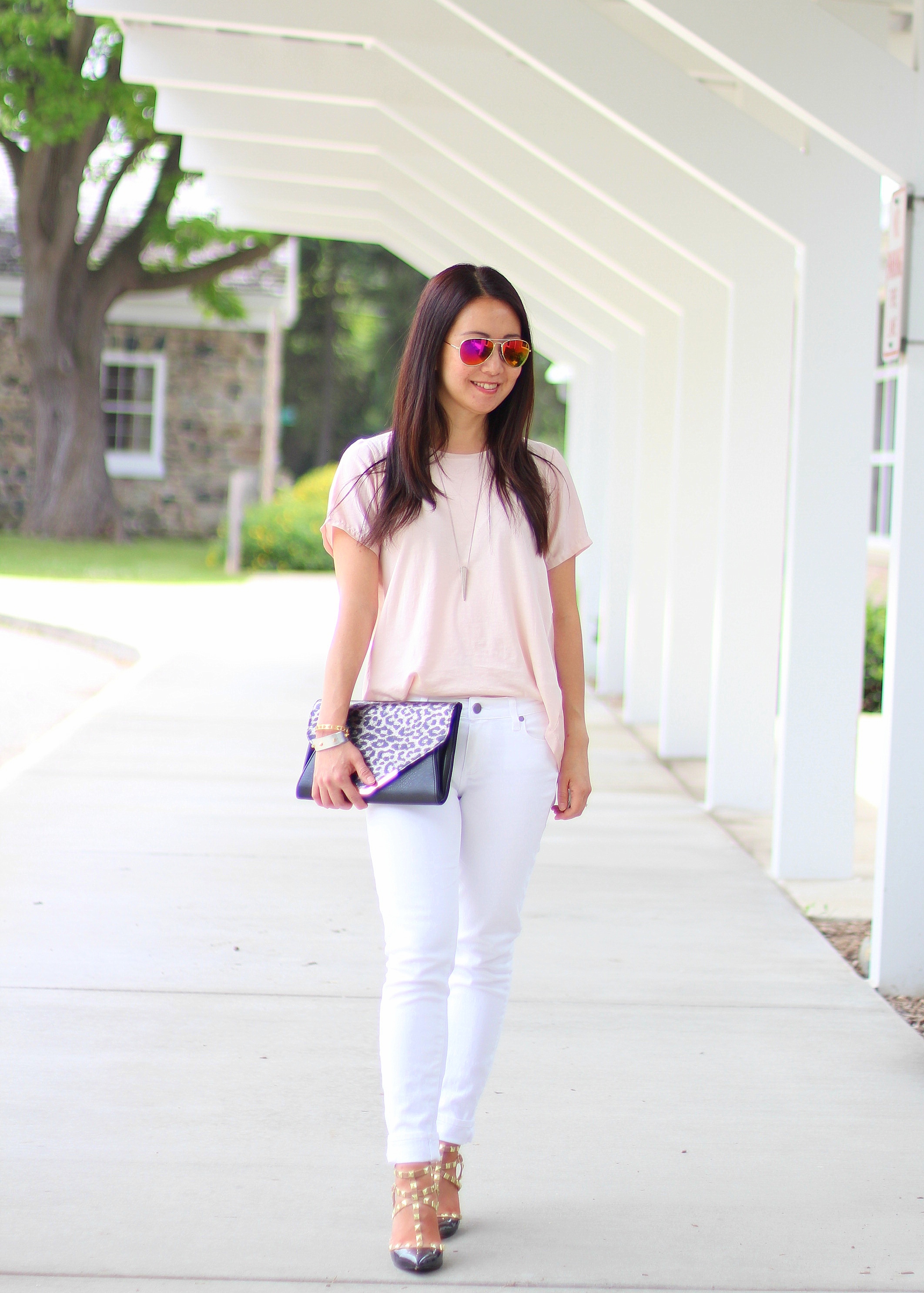 Outfit Highlight: Jeans and Tee - My Rose Colored Shades